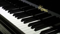 KOZMOS KGP-160BKG Parlak Siyah 160 CM Kuyruklu Piyano