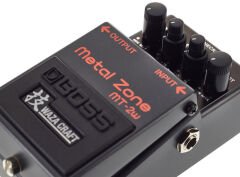 BOSS MT-2W Waza Metal Zone Distortion Pedalı